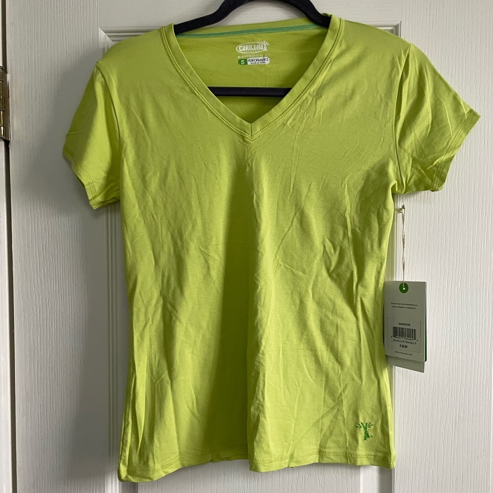 Cariloha womens green v neck
